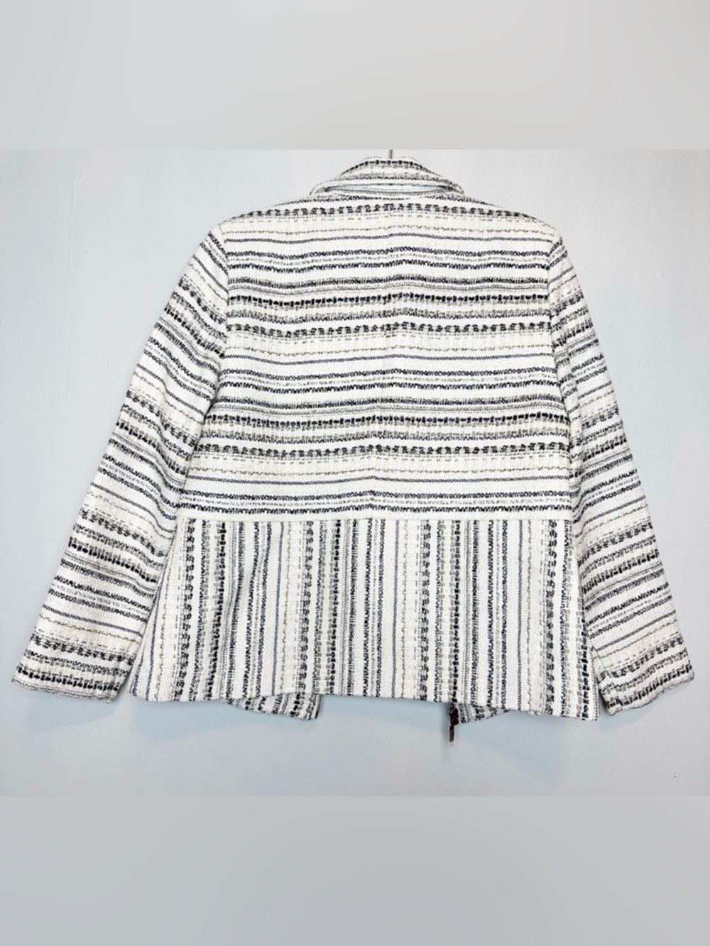 Chico’s sophisticated, tweed jacket size 2 large - Picture 3 of 9